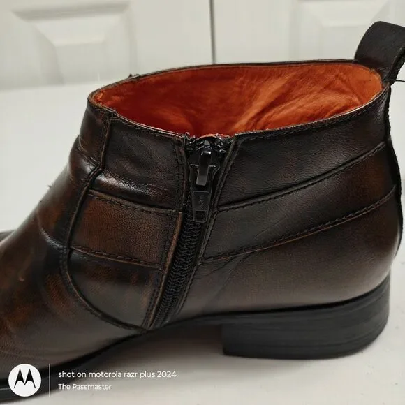 Men's Robert Wayne Zip-Up Distressed Buckle Emblem Dagger Boots US Size 10 - Picture 5 of 15